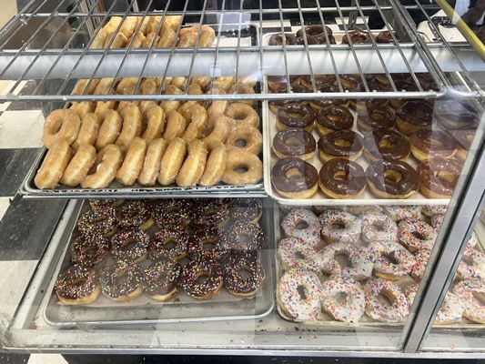 Fox's Donut Den by null
