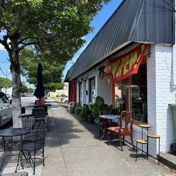 Coco Pipa - Outdoor seating - Juice Bars & Smoothies Near Me - Wilmington, North Carolina