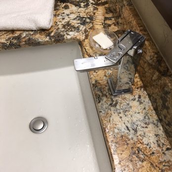 Holiday Inn The Lodge at Big Bear Lake - Sink 2 - Big Bear, CA
