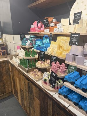 Lush Cosmetics Boulder by null