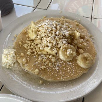 Kihei Caffe - Pancake with banana and macadamia nuts - Hawaiian Near Me - Kihei, Hawaii