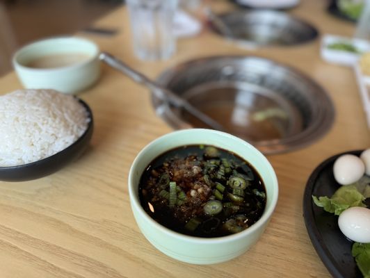 Mumu Hot Pot by null