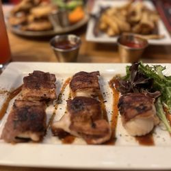 Tom Foolery's Restaurant & Bar - Bacon wrapped scallops
