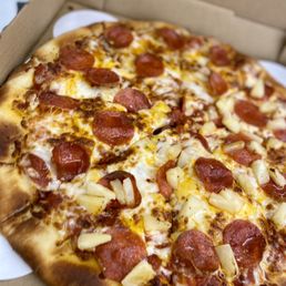 Pizza. Large. Pepperoni. Can't double toppings. Wack. 6/10 Pizza. Large. Pepperoni. Can't double toppings. Wack. 6/10