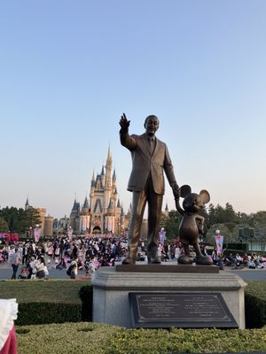 Tokyo Disney Resort by null