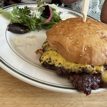 Rex’s Restaurant - Burger - Cocktail Bars Near Me - Little Rock, Arkansas