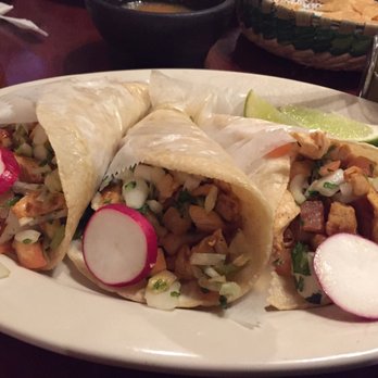 Mi Piqueno Mexico - Tacos with chicken - Mexican Near Me - Newark, New Jersey