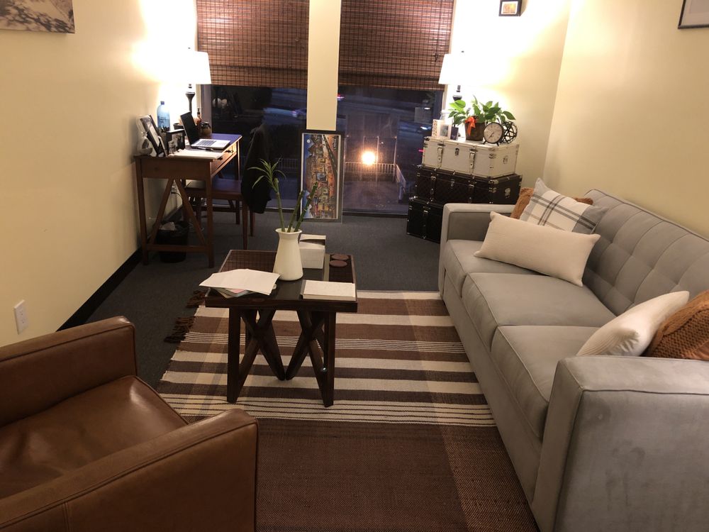 K'Hara McKinney, LMFT - grief counselor in Los Angeles, CA