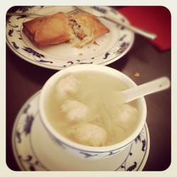 Goldener Drachen - Wonton soup is amazing, spring rolls is good!