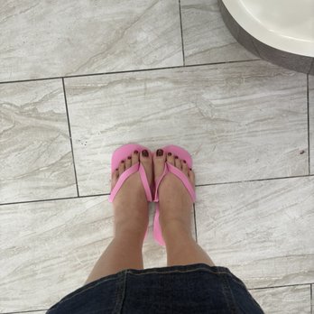 Chrome Nails Bar - Gel pedicure - Nail Salons Near Me - Lynwood, California