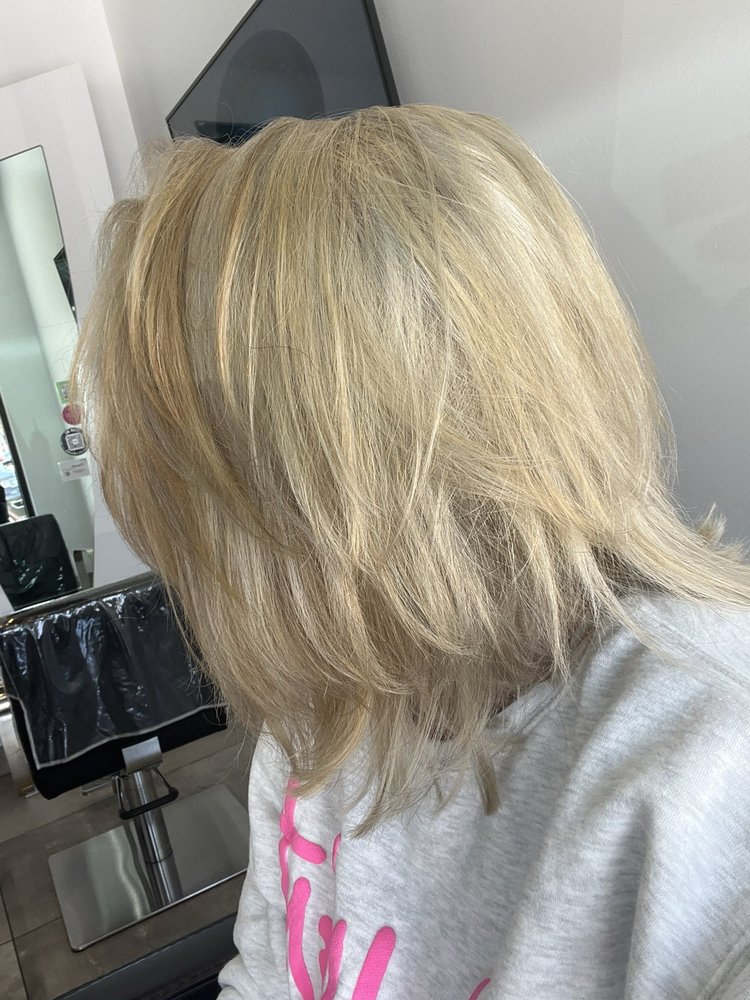 Artistry Salon Image