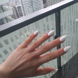 Nails by Chev with Shellac polish (#33) and chrome powder finish. Nails by Chev with Shellac polish (#33) and chrome powder finish.