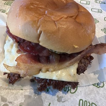Shake Shack Cedar Hills - Carolina bbq burger - Burgers Near Me - Beaverton, Oregon Shake Shack Cedar Hills - Carolina bbq burger - Burgers Near Me - Beaverton, Oregon