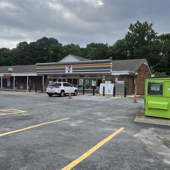 7-Eleven - Looking from the street,lime green dumpster, holiday Ice freezer, and propane tank cabinet to the right of the front entrance... - Convenience Stores Near Me - Portsmouth, Virginia 7-Eleven - Looking from the street,lime green dumpster, holiday Ice freezer, and propane tank cabinet to the right of the front entrance... - Convenience Stores Near Me - Portsmouth, Virginia