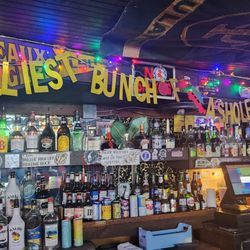 Brothers III Lounge