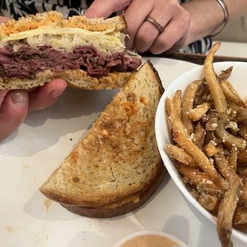 Beauty Shop Restaurant - Hazel's Lucky Dice Rueben - New American Near Me - Memphis, Tennessee