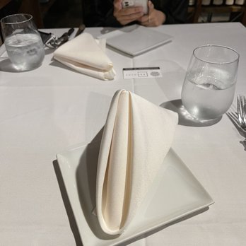 Bernini Honolulu - Dining table - Italian Near Me - Honolulu, Hawaii Bernini Honolulu - Dining table - Italian Near Me - Honolulu, Hawaii