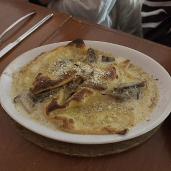 Hendrix & Siena - Lasagna Duefoglie - Italian Near Me - Hopkins, Minnesota