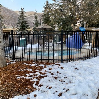 Marriott's StreamSide Birch at Vail - New Hot tub outside Aspen, and a short walk acroas the parking lot from Birch - Hotels Near Me - Vail, Colorado