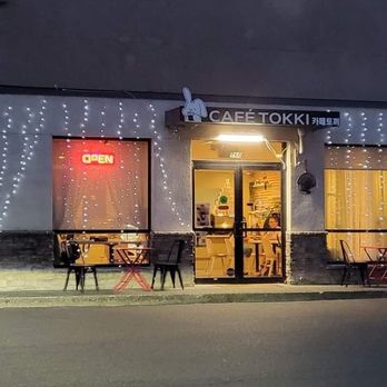 Cafe Tokki - I love this lightings. - Desserts Near Me - Lynnwood, Washington
