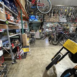 BIKEFACTORY Hawaii - Inside