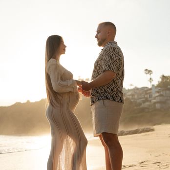 Kseni Vibe - Pregnancy shoot at the beach - Videographers Near Me - Costa Mesa, California