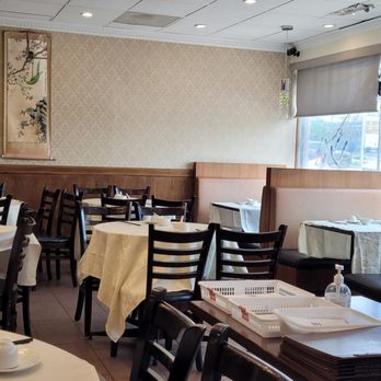 New Choice Restaurant - empty tables and chairs - Chinese Near Me - Richmond Hill, Ontario New Choice Restaurant - empty tables and chairs - Chinese Near Me - Richmond Hill, Ontario