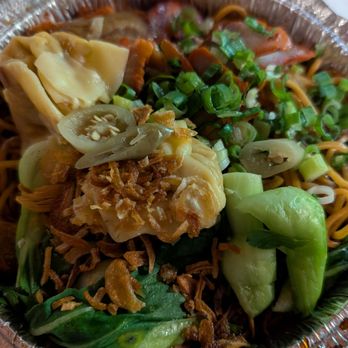 Mama Chow - Noodles Near Me - Southport, Connecticut