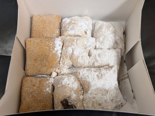 Saint Honoré Doughnuts & Beignets by null