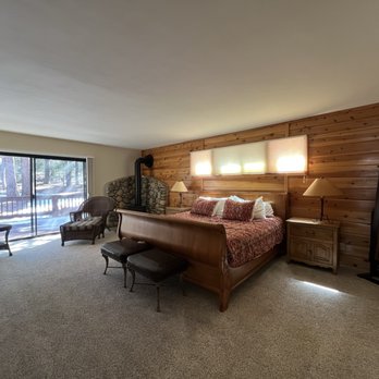 Tahoe Getaways - Master bedroom - Vacation Rentals Near Me - Truckee, California Tahoe Getaways - Master bedroom - Vacation Rentals Near Me - Truckee, California