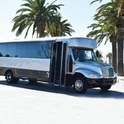 GJ Limousines - Ground Force One exterior