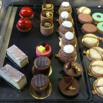 Fleur de Pains - Pastry selection - Bakeries Near Me - Morges, VD