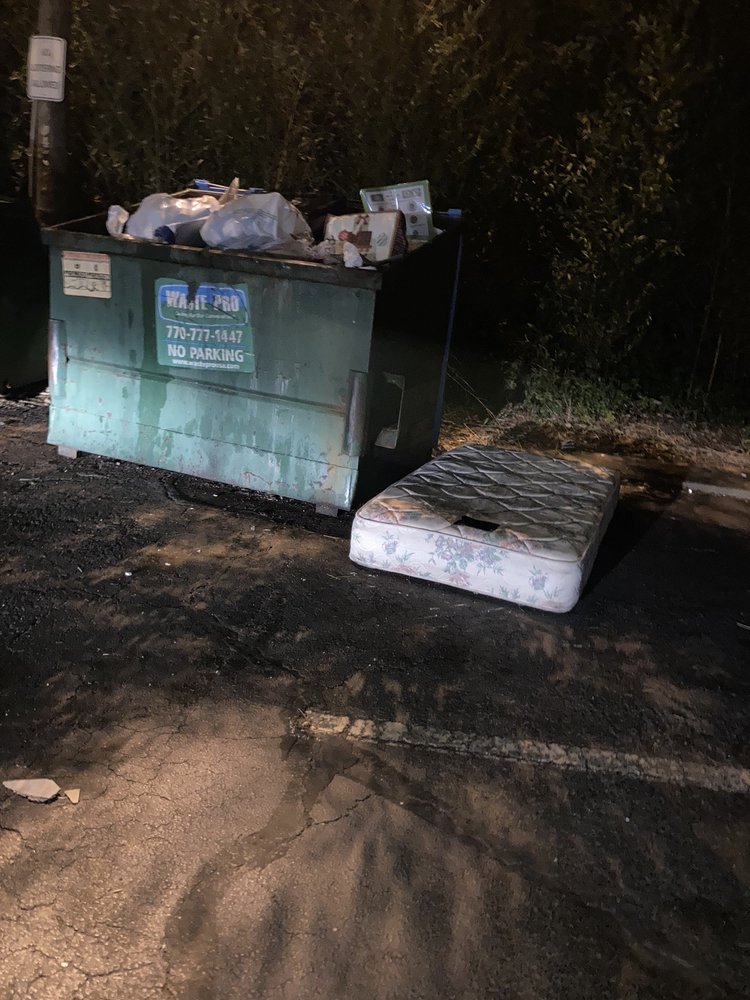 STERLING VILLAS APARTMENTS 6813 Main St, Lithonia,