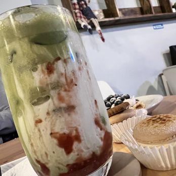 Onit Cafe - Iced strawberry matcha - Coffee & Tea Near Me - Federal Way, Washington Onit Cafe - Iced strawberry matcha - Coffee & Tea Near Me - Federal Way, Washington
