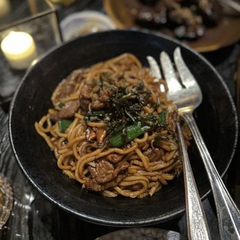 Mott 32 - Shanganiese noodles with beef - Chinese Near Me - Las Vegas, Nevada