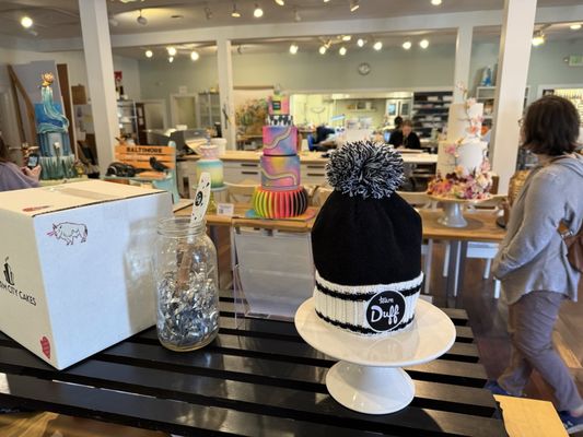 Charm City Cakes by null