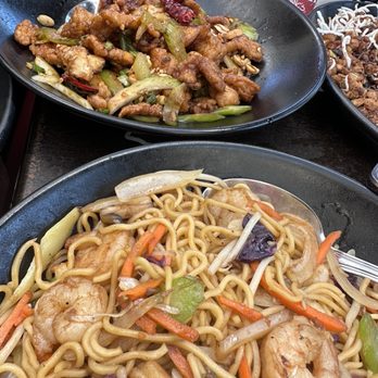 P.F. Chang's - Signature Lo Mein, Kung Pao Chicken - Chinese Near Me - Long Beach, California P.F. Chang's - Signature Lo Mein, Kung Pao Chicken - Chinese Near Me - Long Beach, California