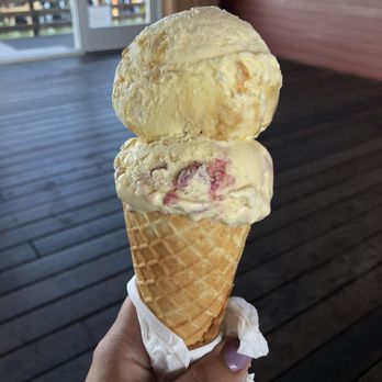 Frite & Scoop - Ice Cream & Frozen Yogurt Near Me - Astoria, Oregon