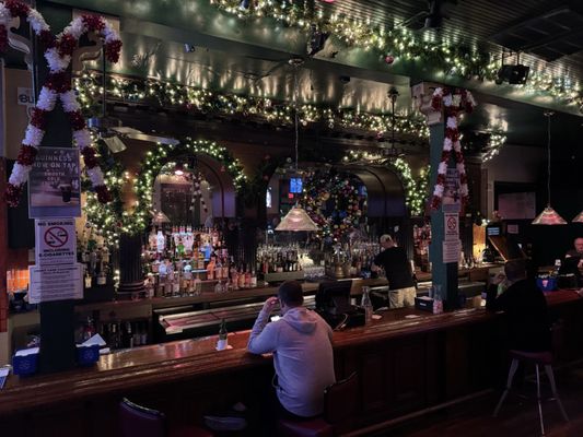 JR's Bar & Grill by null