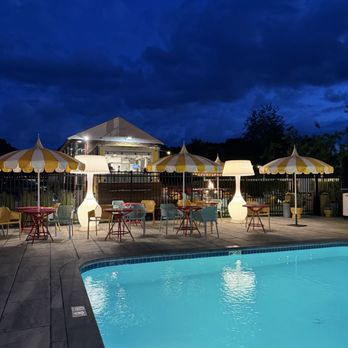 Freebird Motor Lodge - Hotels Near Me - Yarmouth, Massachusetts