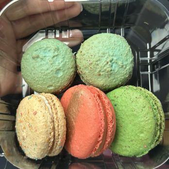 Cupcakes, BOOM! - Top two: Cookie Monster Bottom left to right: Fruit Pebbles, Chantilly, and Cap'n Crunch - Bakeries Near Me - Hilo, Hawaii