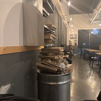 Pieology Pizzeria - Trash too full - Pizza Near Me - Walnut, California Pieology Pizzeria - Trash too full - Pizza Near Me - Walnut, California