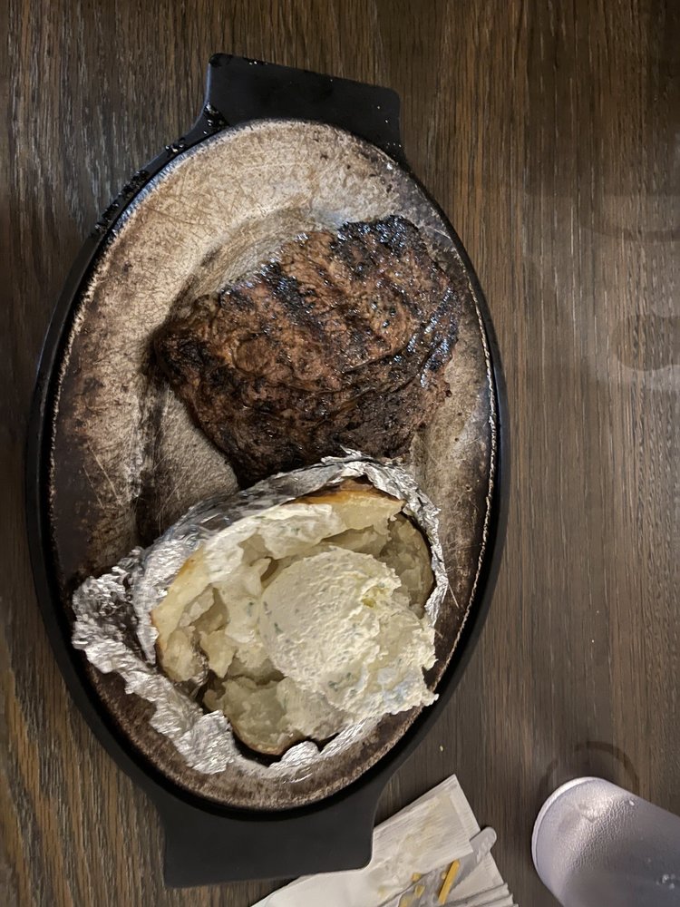 Carolina Restaurant & Steak House Logo