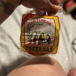 Tuve que ir a comprar tostadas , ¡porque no nos lo dieron!