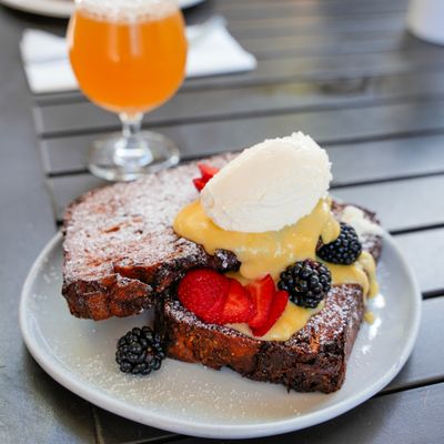 Alaro Craft Brewery, Restaurant & Cocktail Bar by null