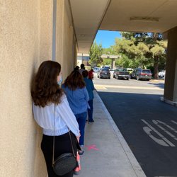 Paso Robles DMV Office - Line on a Tuesday around 1050 AM, not too bad
