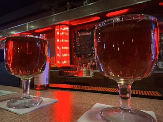 Kelly's Bar & Lounge by null