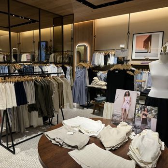 Aritzia - Inside - Accessories Near Me - Murray, Utah Aritzia - Inside - Accessories Near Me - Murray, Utah