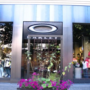 Oakley - Men's Clothing Near Me - Santa Clara, California Oakley - Men's Clothing Near Me - Santa Clara, California