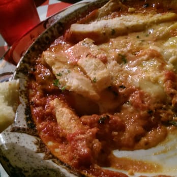Pasta Jay's - The large portion of ravioli josephina with chicken and garlic bread. - Italian Near Me - Moab, Utah